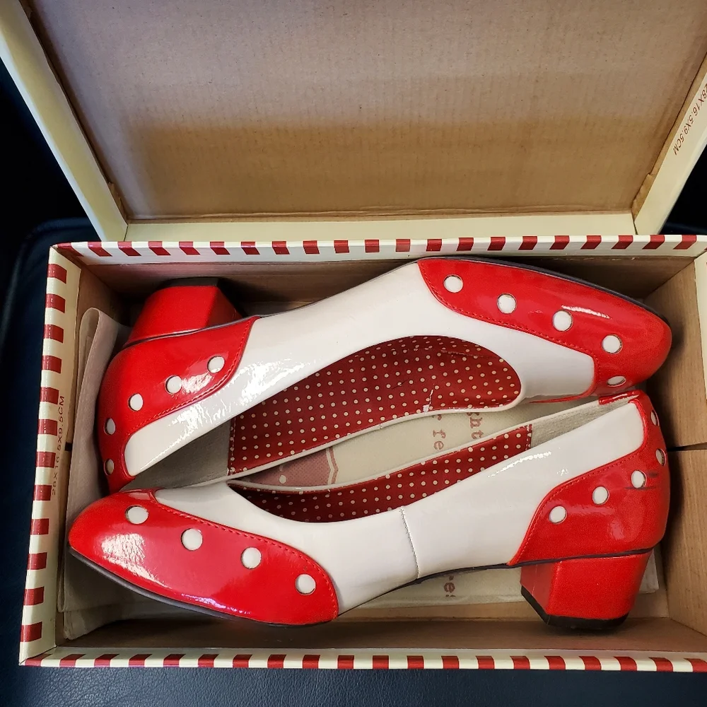 B.A.I.T. slip on low heel pumps - Picture 2 of 9